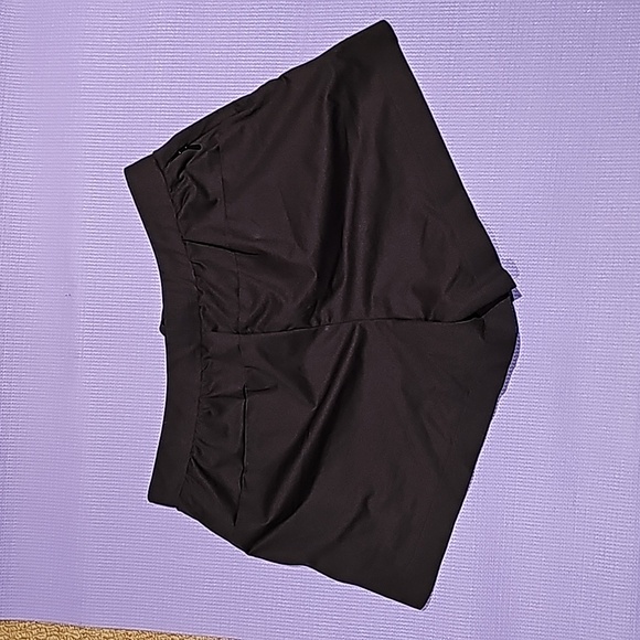 Uniqlo dry shorts - Picture 2 of 3